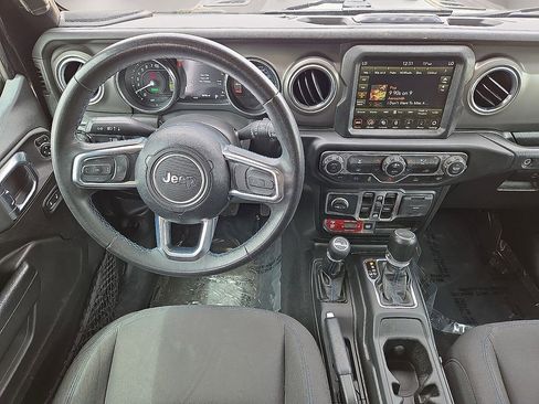 Used 2023 Jeep Wrangler Unlimited Rubicon 4xe AWD/4WD image 20
