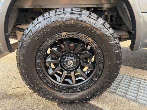 Used 2019 Ford F150 Platinum w/ Equipment Group 701A Luxury image 10