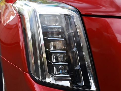 Used 2015 Cadillac Escalade Luxury AWD/4WD image 19