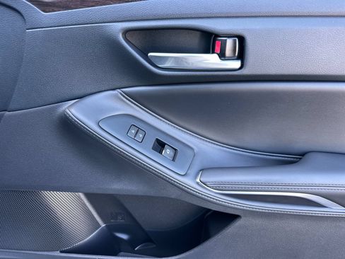 Used 2022 Toyota Avalon XLE w/ Moonroof Package FWD image 18