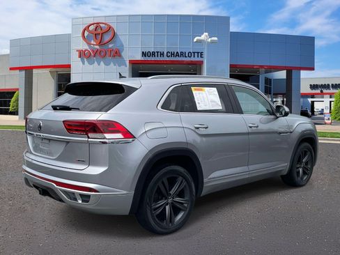 Used 2022 Volkswagen Atlas Cross Sport SEL R-Line AWD/4WD image 6