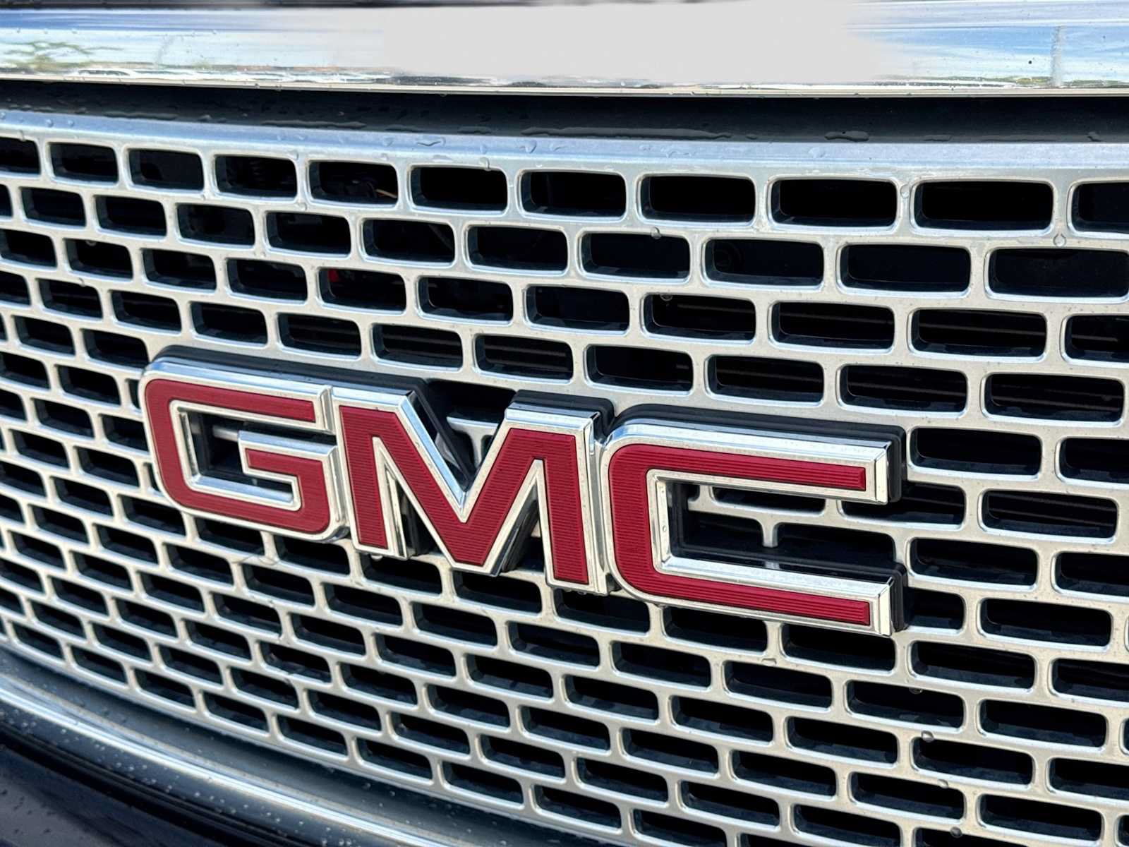 Used 2017 GMC Yukon Denali AWD/4WD image 11