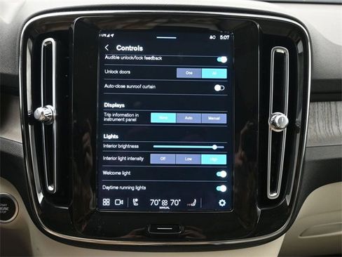 Used 2023 Volvo XC40 B5 Plus w/ Climate Package image 18