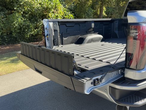 New 2026 GMC Sierra 2500 AT4 w/ AT4 Premium Plus Package image 9
