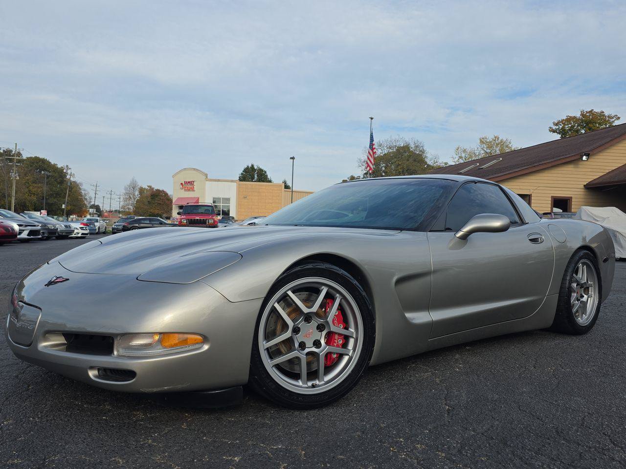 Used 1999 Chevrolet Corvette Coupe w/ Lighting Pkg RWD image 1