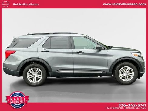 Used 2022 Ford Explorer XLT w/ Equipment Group 202A AWD/4WD image 7