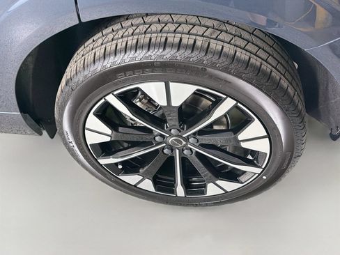 New 2027 Volvo XC60 B5 Plus AWD/4WD image 31