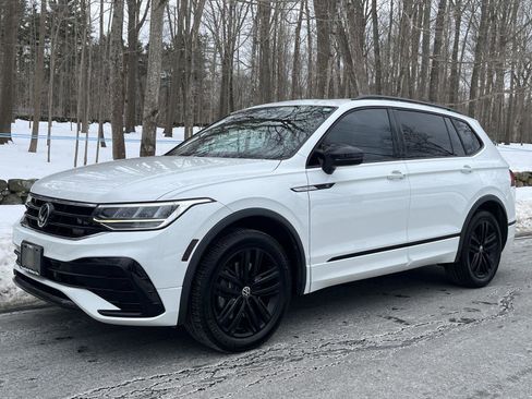 Used 2022 Volkswagen Tiguan SE R-Line image 14