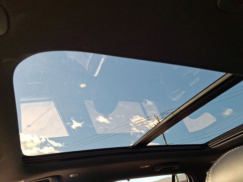 Used 2022 Jeep Grand Cherokee Overland w/ Advanced Protech Group III image 21