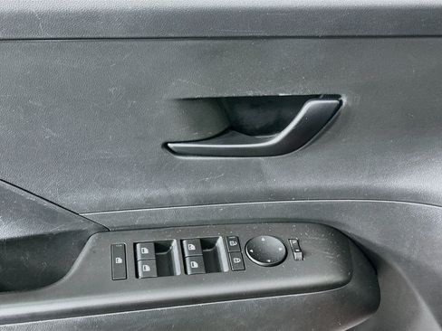 Used 2025 Hyundai Kona SEL FWD image 15