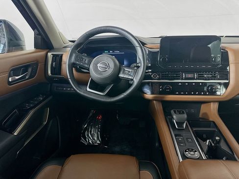 Certified 2024 Nissan Pathfinder Platinum image 33