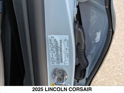 New 2025 Lincoln Corsair Reserve image 15