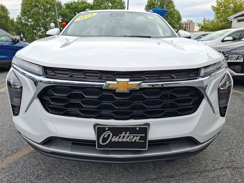Used 2024 Chevrolet Trax LT w/ Driver Confidence Package FWD image 7