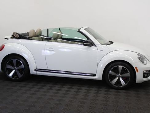 Used 2015 Volkswagen Beetle R-Line FWD image 6
