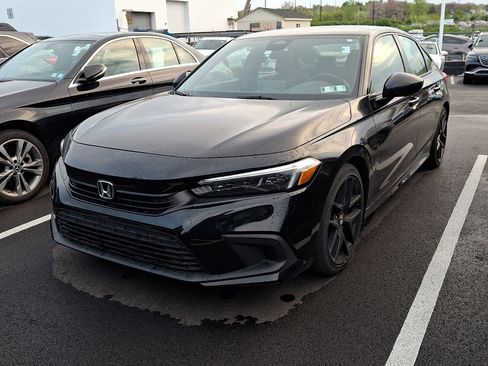 Used 2023 Honda Civic Sport image 2