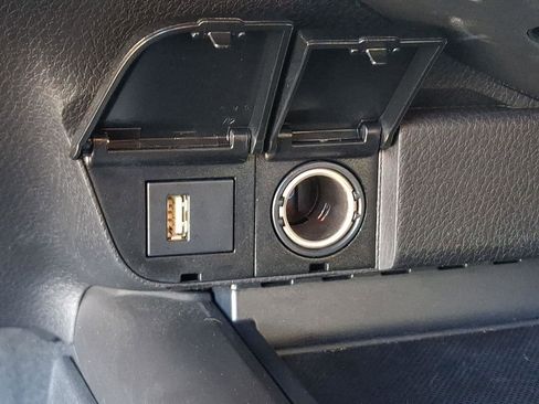 Used 2022 Toyota Camry SE image 23