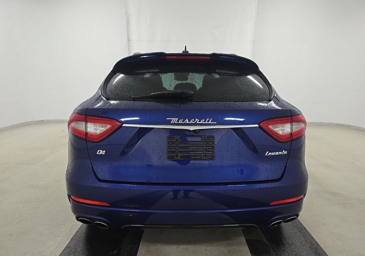 Used 2018 Maserati Levante GranSport AWD/4WD image 5