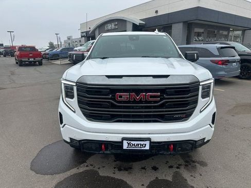 Used 2024 GMC Sierra 1500 AT4 w/ Technology Package AWD/4WD image 9