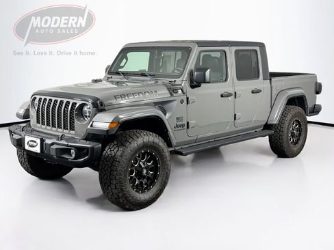 Used 2021 Jeep Gladiator Sport AWD/4WD image 1
