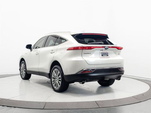 Certified 2021 Toyota Venza XLE w/ Softex Package AWD/4WD image 8