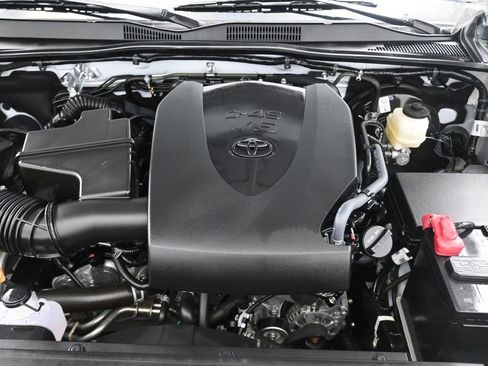 Used 2022 Toyota Tacoma SR image 28