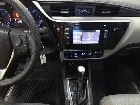 Used 2019 Toyota Corolla LE image 10