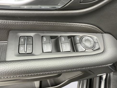 Used 2024 GMC Yukon XL Denali w/ Advanced Technology Package image 35