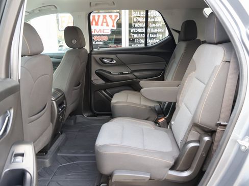 Certified 2021 Chevrolet Traverse LT w/ LPO, Floor Liner Package image 25