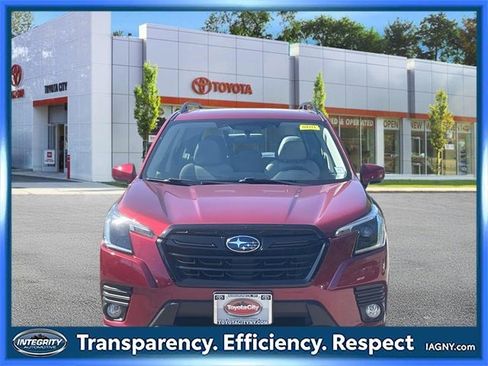 Used 2023 Subaru Forester Premium image 2