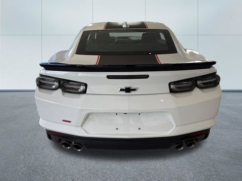 Used 2022 Chevrolet Camaro LT RWD image 3