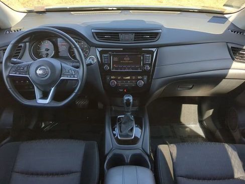 Used 2020 Nissan Rogue SV image 17