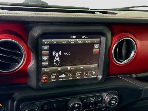 Used 2021 Jeep Gladiator Rubicon AWD/4WD image 9
