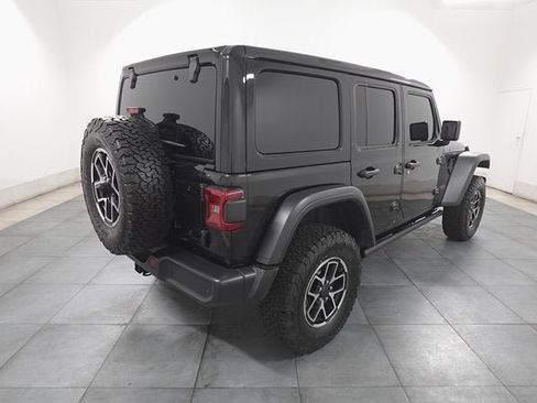 Used 2025 Jeep Wrangler Unlimited Rubicon image 5