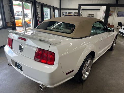 Used 2009 Ford Mustang GT Premium RWD image 15