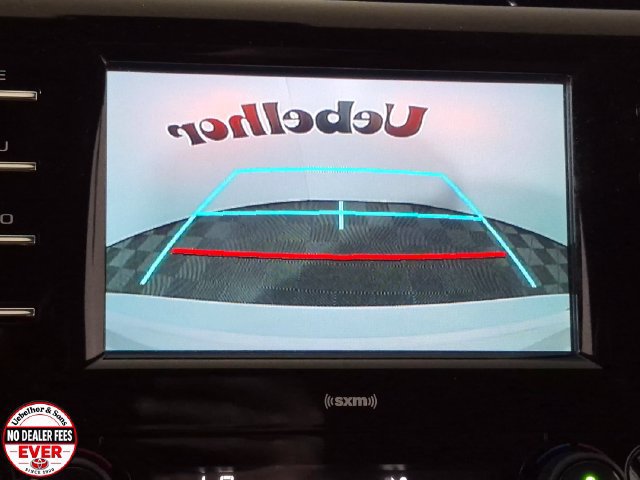Used 2020 Toyota Camry SE FWD image 22