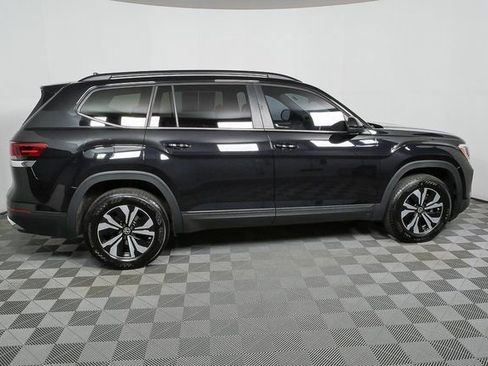 Certified 2025 Volkswagen Atlas SE image 9