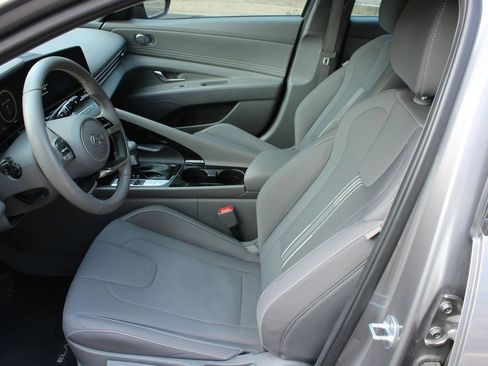 Used 2023 Hyundai Elantra SEL w/ Convenience Package FWD image 14