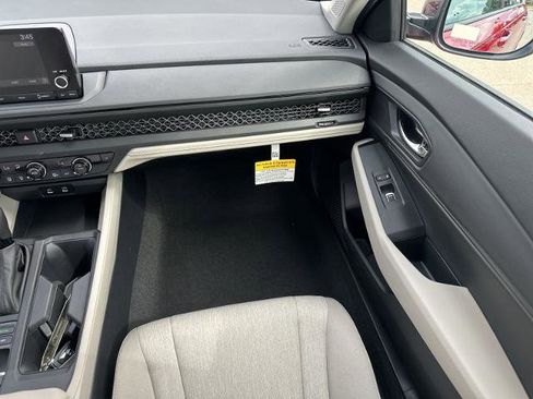 New 2025 Honda Accord SE image 32