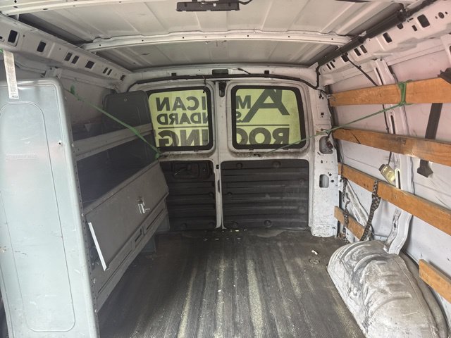 Used 2017 GMC Savana 2500 RWD image 4