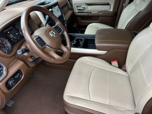 Used 2022 RAM 3500 Laramie AWD/4WD image 9