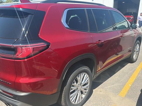 Used 2025 GMC Acadia Elevation w/ Elevation Premium Package AWD/4WD image 6