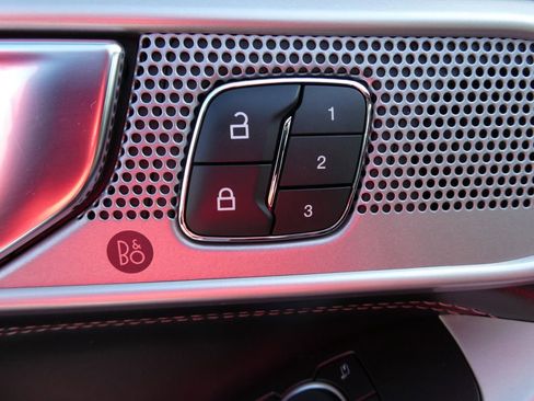 Used 2021 Ford Explorer Limited w/ Equipment Group 301A image 27