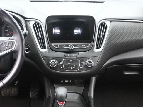 Used 2021 Chevrolet Malibu RS FWD image 25