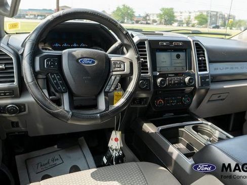 Used 2017 Ford F250 XLT w/ XLT Premium Package AWD/4WD image 11