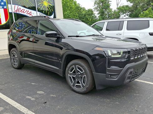 New 2026 Jeep Cherokee Laredo AWD/4WD image 2