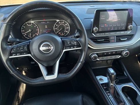 Used 2024 Nissan Altima 2.5 SR FWD image 14