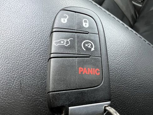 Used 2021 Jeep Grand Cherokee Limited image 43