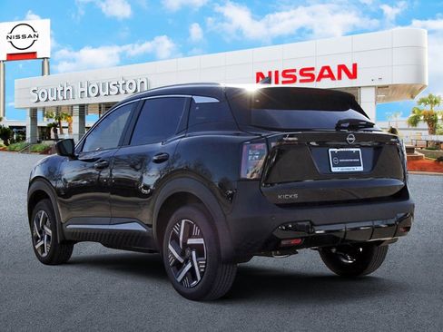 New 2026 Nissan Kicks SV w/ SV Premium Package image 3