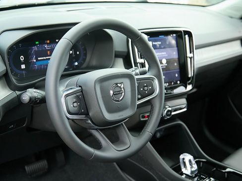 New 2025 Volvo XC40 B5 Plus w/ Protection Package Premier image 13