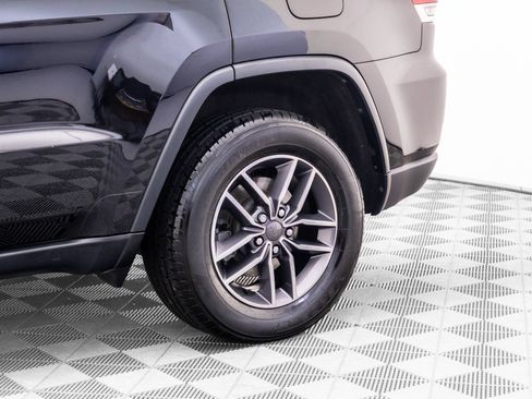 Used 2019 Jeep Grand Cherokee Limited AWD/4WD image 32